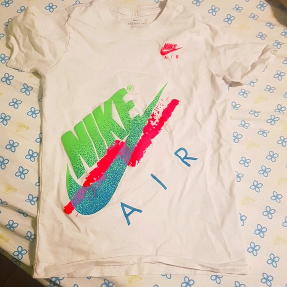 Nike top - Picture 1 of 3